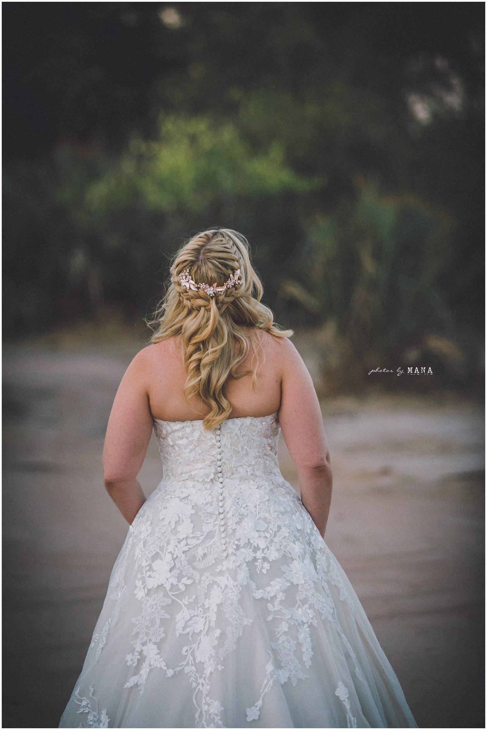 African safari wedding on the banks of the Zambezi River in Victoria Falls, Zimbabwe. Wedding planning byPure Africa Weddings. Photography by Photos by Mana.