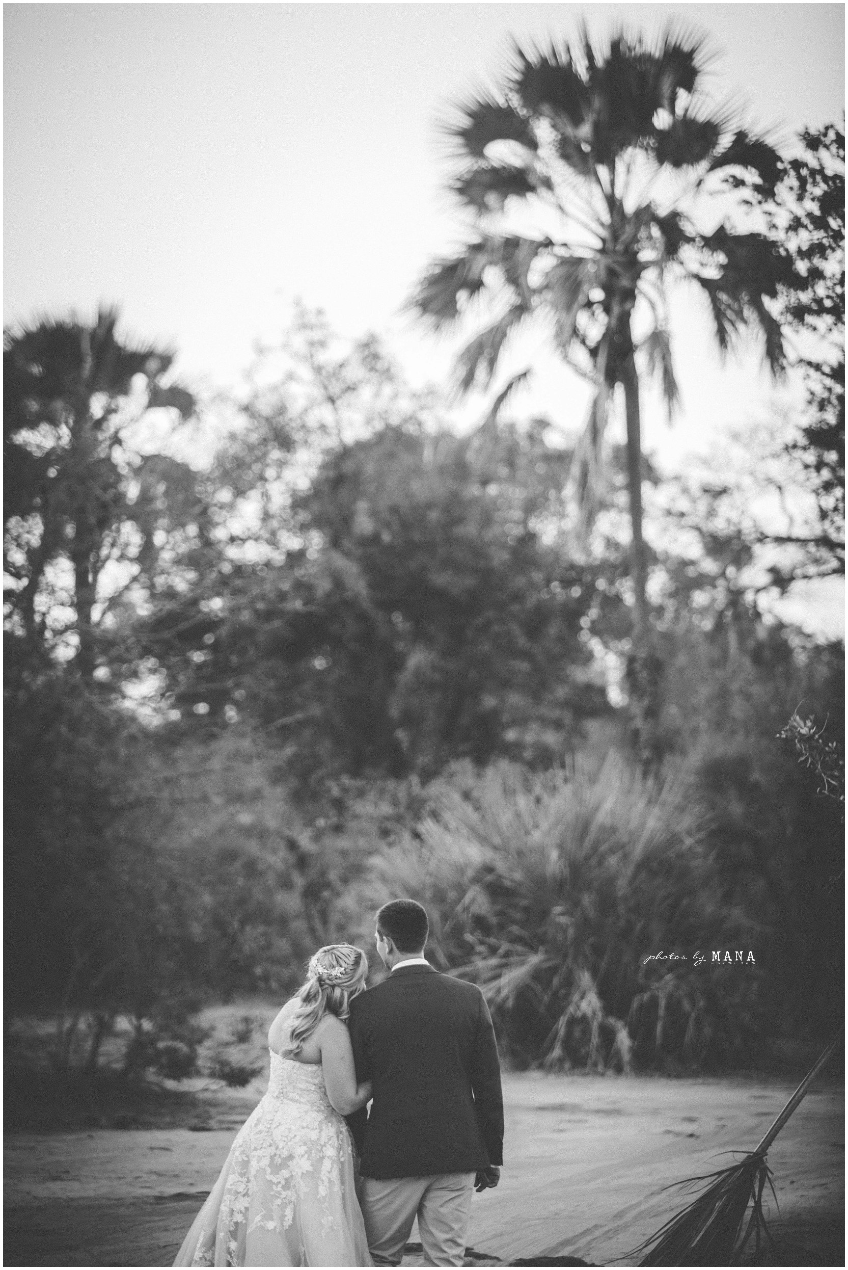 African safari wedding on the banks of the Zambezi River in Victoria Falls, Zimbabwe. Wedding planning byPure Africa Weddings. Photography by Photos by Mana.