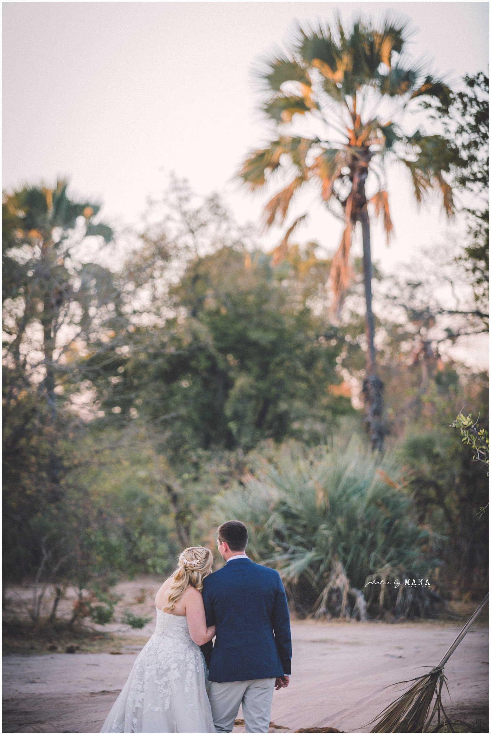 African safari wedding on the banks of the Zambezi River in Victoria Falls, Zimbabwe. Wedding planning byPure Africa Weddings. Photography by Photos by Mana.